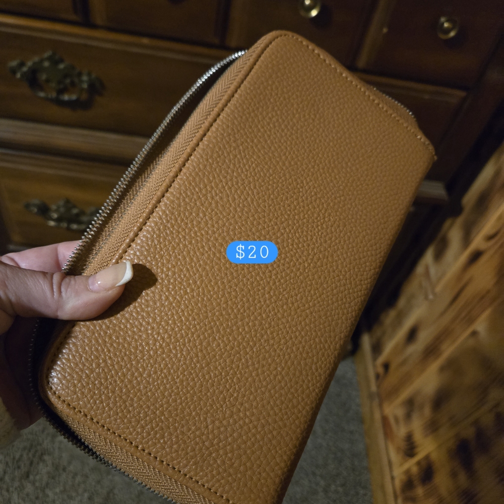 Thirty-One Tan Wallet